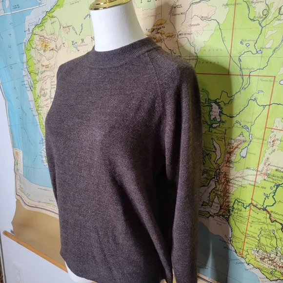 Mercer Street Studio Chocolate Crewneck Sweater. Size M Long Sleeve Zip Back - Picture 2 of 8